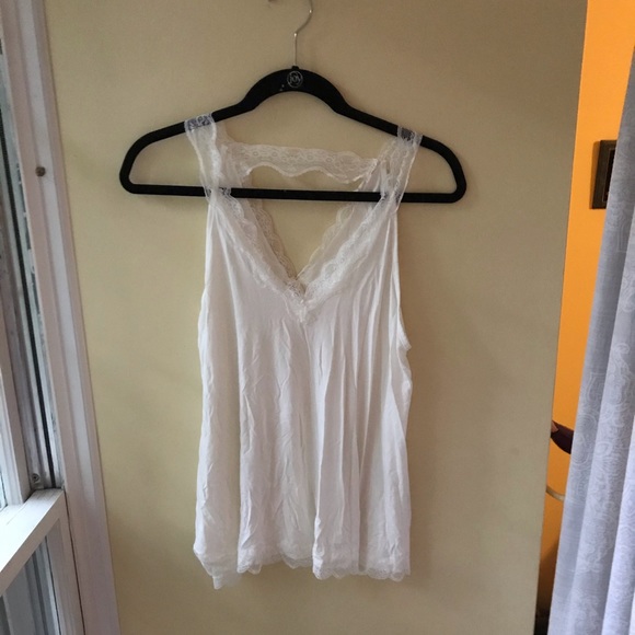 POL white tank - Picture 1 of 3